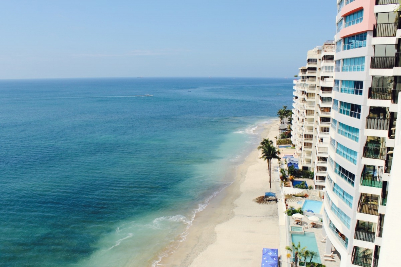 chambre-hote-TRIGANCE-min_beach_ocean_shore_hotel_palm_tree-33726